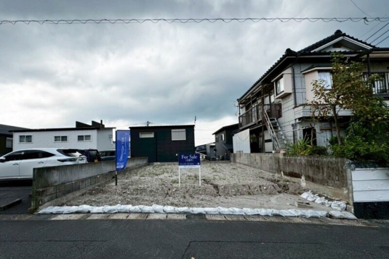 【自由ヶ丘2丁目 売土地】人気の中山小校区。陽当たり良好な閑静な住宅街。建築条件無し！