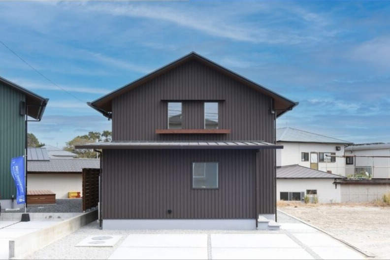 桜島を望め、大きなウッドデッキも！リラックスできる居心地の良い家【吉野新築建売】